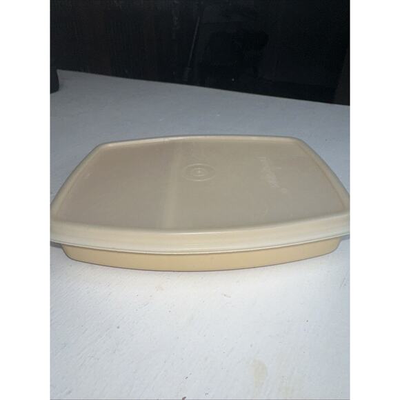 Vintage Tupperware 813-3 Divided Snack & Sandwich Container W/Lid 814-4 Almond - Picture 11 of 11